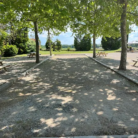 Au Bord Du Apartment